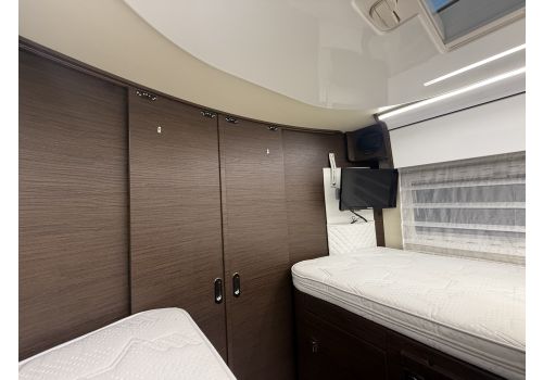 Integral Motorhome MOBILVETTA Desing 8 K Yacht Tekno en Sale Occasion