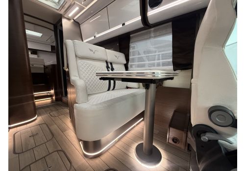 Integral Motorhome MOBILVETTA Desing 8 K Yacht Tekno en Sale Occasion