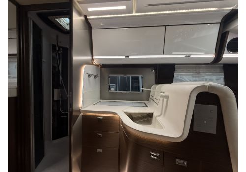 Integral Motorhome MOBILVETTA Desing 8 K Yacht Tekno en Sale Occasion