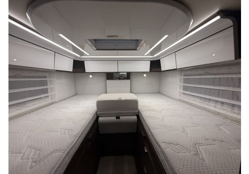 Integral Motorhome MOBILVETTA Desing 8 K Yacht Tekno en Sale Occasion