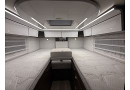 Integral Motorhome MOBILVETTA Desing 8 K Yacht Tekno in Sale Occasion