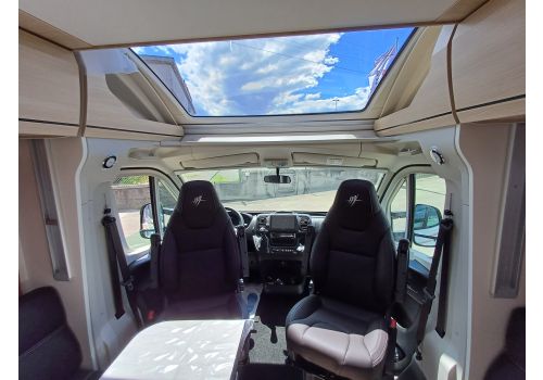 Low Profile Motorhome RAPIDO 696F en Sale Occasion