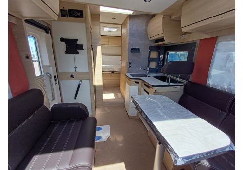Low Profile Motorhome RAPIDO 696F en Sale Occasion