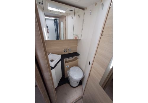 Low Profile Motorhome RAPIDO 696F en Sale Occasion