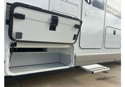 Integral Motorhome CARTHAGO Chic c-line I 5.0 QB L Superior en Sale Occasion