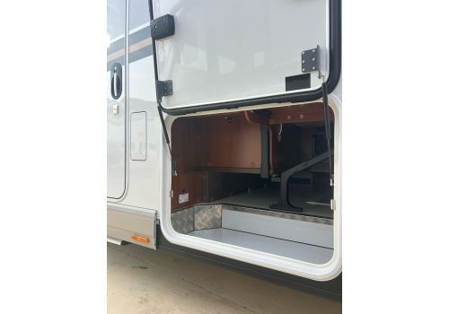 Integral Motorhome CARTHAGO Chic c-line I 5.0 QB L Superior en Sale Occasion