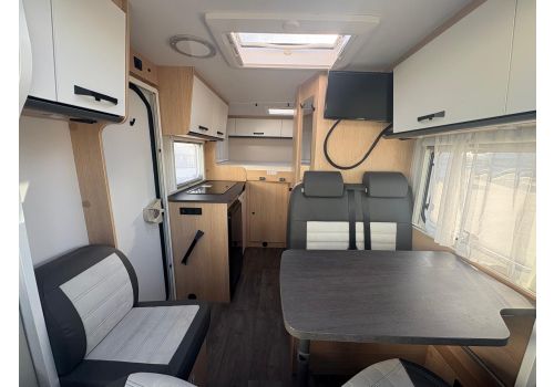 Low Profile Motorhome SUNLIGHT V60 en Sale Occasion