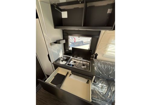 Low Profile Motorhome MOBILVETTA Kea Kompakt 64 en Rent