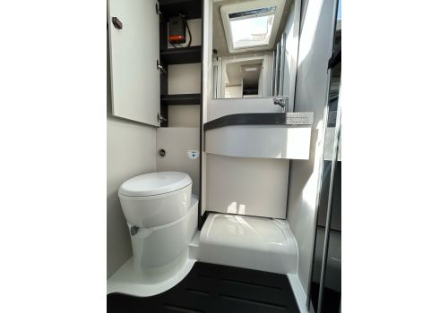 Low Profile Motorhome MOBILVETTA Kea Kompakt 64 en Rent