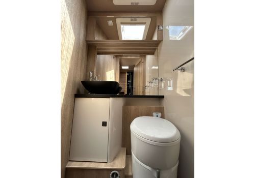 Integral Motorhome MOBILVETTA Kea I 90 en Sale Occasion
