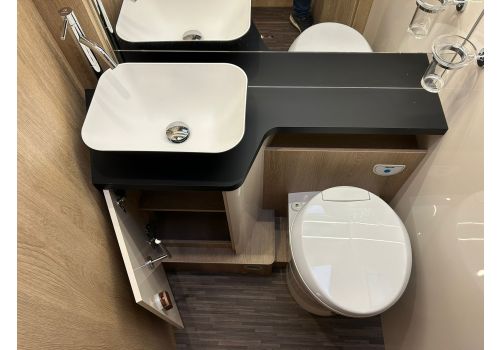 Integral Motorhome MOBILVETTA Kea I 90 en Sale Occasion