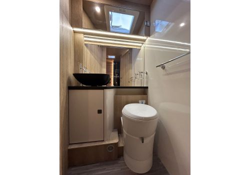Integral Motorhome MOBILVETTA Kea I 90 en Sale Occasion
