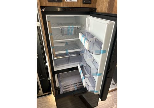 Integral Motorhome MOBILVETTA K-Yatch Tekno Line 86 en Catalog