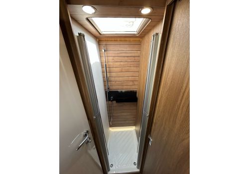 Integral Motorhome MOBILVETTA K-Yatch Tekno Line 86 en Catalog