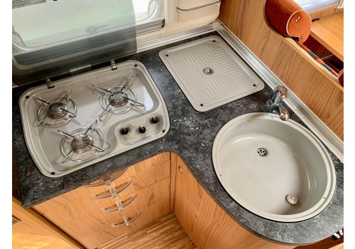 Integral Motorhome BURSTNER Aviano I 684 en Sale Occasion