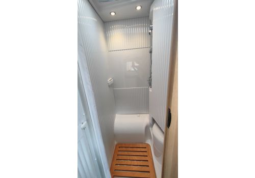 Low Profile Motorhome SUNLIGHT V60 en Sale Occasion