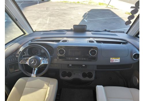Integral Motorhome CARTHAGO Chic c-line 5.9 XL LE en Catalog