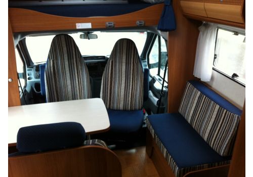 Capuchina Motorhome CARADO A-241 en Sale Occasion