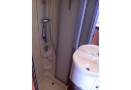 Capuchina Motorhome CARADO A-241 en Sale Occasion
