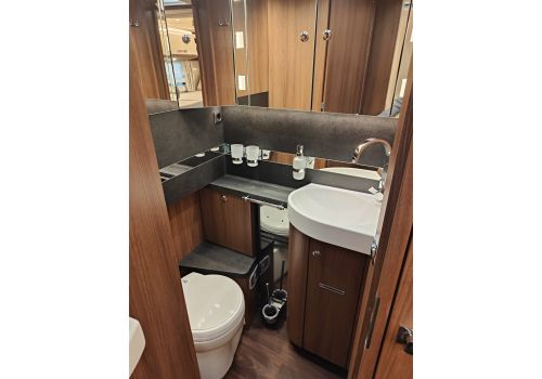 Integral Motorhome CARTHAGO Chic E line I 50 LE en Catalog
