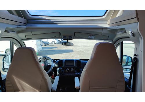 Low Profile Motorhome RAPIDO 606F Modelo 2024 en Sale Occasion