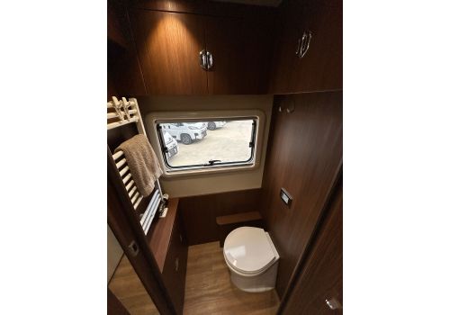 Integral Motorhome NIESMANN BISCHOFF Flair 920 LE en Sale Occasion