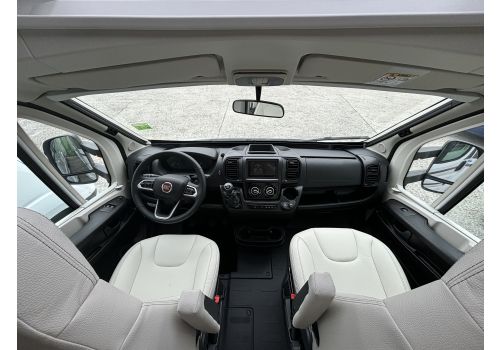 Low Profile Motorhome RAPIDO 696 F en Catalog