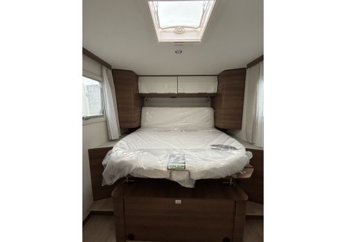 Low Profile Motorhome RAPIDO 696 F en Catalog
