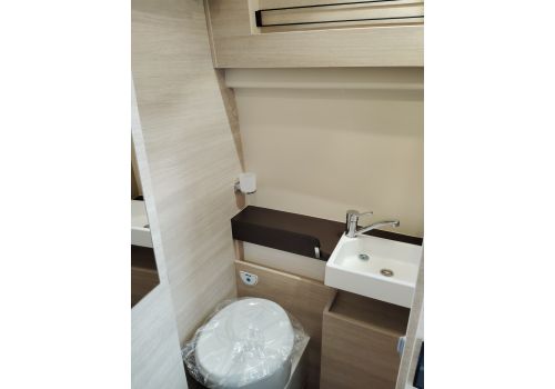 Camper Van RAPIDO V65 XL en Sale Occasion