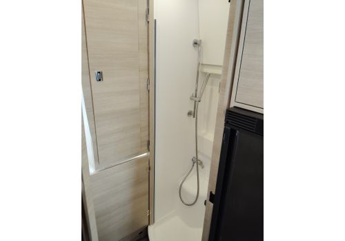 Camper Van RAPIDO V65 XL en Sale Occasion