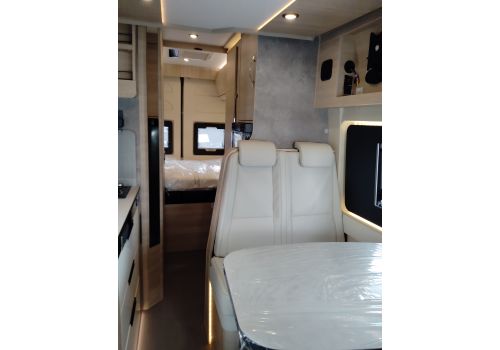 Camper Van RAPIDO V65 XL en Sale Occasion