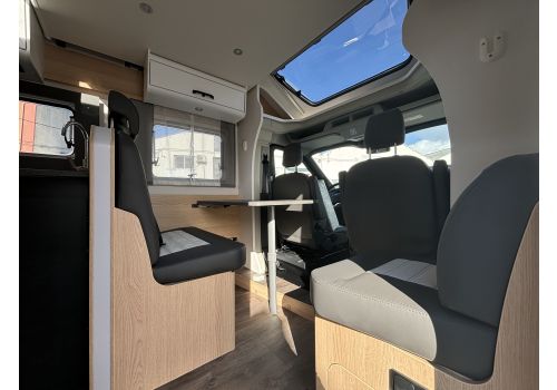 Low Profile Motorhome SUNLIGHT T 690 L Modelo 2024 en Sale Occasion