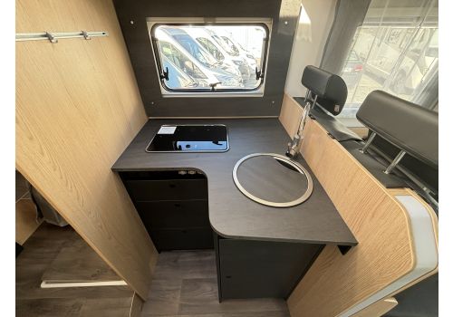 Low Profile Motorhome SUNLIGHT T 690 L Modelo 2024 en Sale Occasion