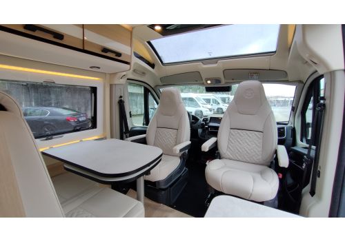 Camper Van DREAMER D68 UP SAPHIR en Sale Occasion