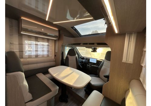 Low Profile Motorhome ROLLER TEAM ZEFIRO 295 TL en Sale Occasion