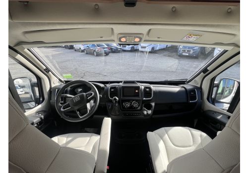 Camper Van RAPIDO V65 XL modelo 2025 en Sale Occasion