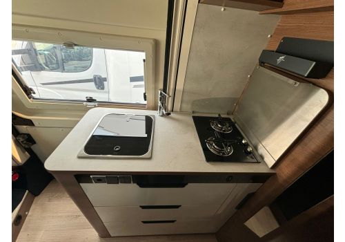 Camper Van RAPIDO V65 XL modelo 2025 en Sale Occasion