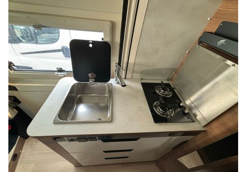 Camper Van RAPIDO V65 XL modelo 2025 en Sale Occasion