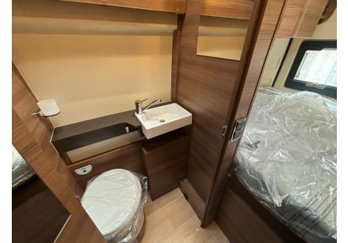 Camper Van RAPIDO V65 XL modelo 2025 en Sale Occasion