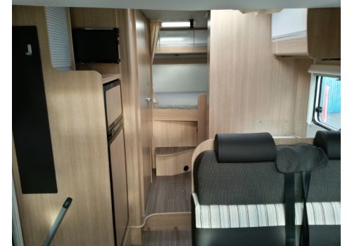 Low Profile Motorhome SUNLIGHT T-65 modelo 2016 en Sale Occasion