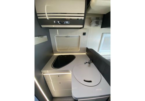 Low Profile Motorhome ROLLER TEAM Kronos 284 TL en Sale Occasion