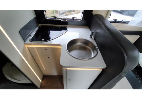 Low Profile Motorhome ROLLER TEAM Kronos 284 TL en Sale Occasion