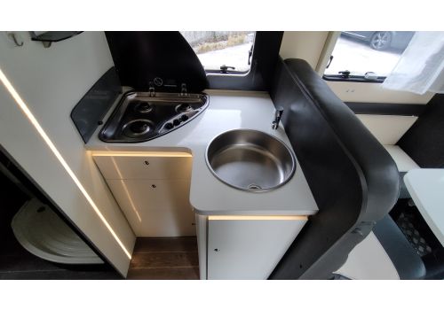 Low Profile Motorhome ROLLER TEAM Kronos 284 TL en Sale Occasion