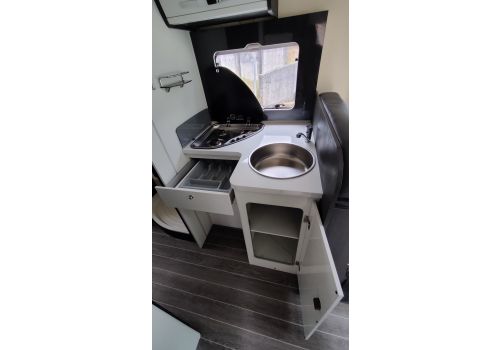 Low Profile Motorhome ROLLER TEAM Kronos 284 TL en Sale Occasion