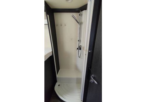 Low Profile Motorhome ROLLER TEAM Kronos 284 TL en Sale Occasion