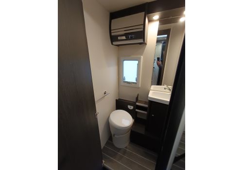 Low Profile Motorhome ROLLER TEAM Kronos 265 TL en Sale Occasion