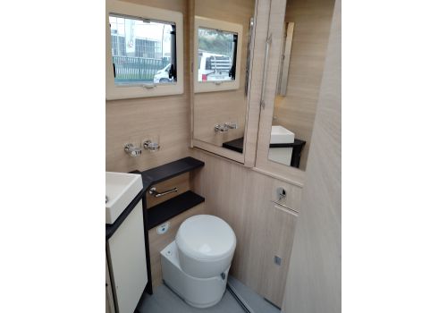 Low Profile Motorhome RAPIDO 606F en Sale Occasion