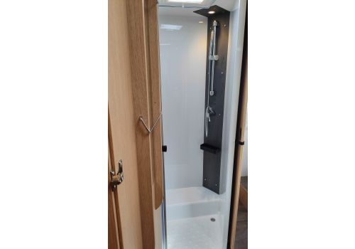 Low Profile Motorhome SUNLIGHT T 69 LC Adventure Edition en Catalog