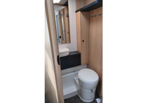 Low Profile Motorhome SUNLIGHT T 69 LC Adventure Edition en Catalog