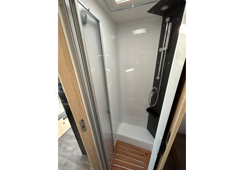 Low Profile Motorhome SUNLIGHT T69 LC Modelo 2024 Adventure Edition en Sale Occasion